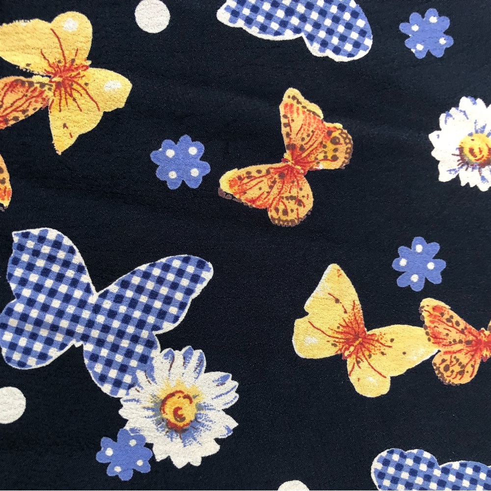 Skirt - prettiest little butterfly and daisies skirt that buttons down the front - Picture 8 of 10